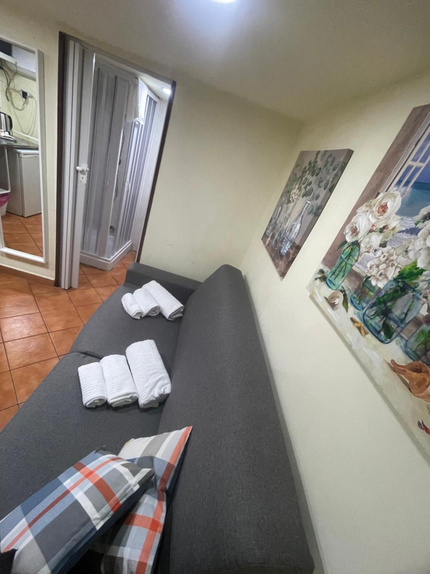 Centro Storico Casa Mari' Apartment เนเปิลส์ ภายนอก รูปภาพ